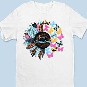 Grandma’s Love Is A Gift That Never Fades - Family Personalized Custom Unisex T-shirt, Premium T-shirt, Hoodie - Gift For Mom, Grandma